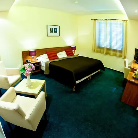 Budapest Airport Stacio Wellness & Konferencia 4* Vecses