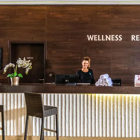 Budapest Airport Stacio Wellness & Konferencia 4* فيتْشيش