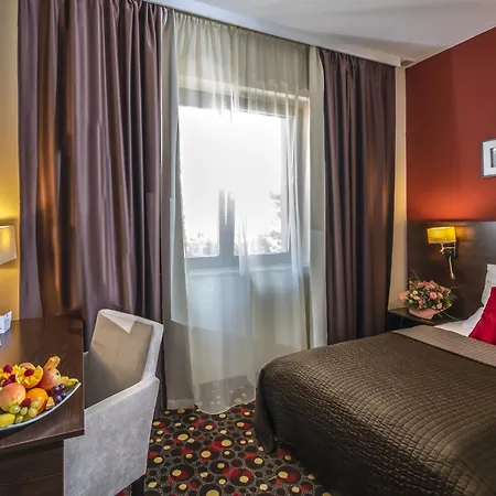 فندق Budapest Airport Stacio Wellness & Konferencia فيتْشيش