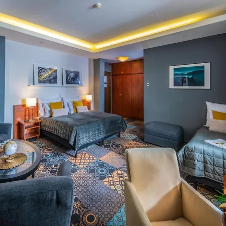 Budapest Airport Stacio Wellness & Konferencia فيتْشيش