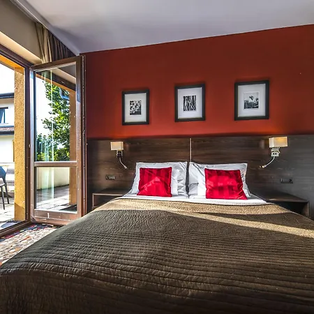 فندق Budapest Airport Stacio Wellness & Konferencia فيتْشيش
