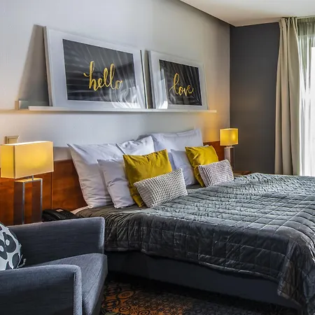 فندق Budapest Airport Stacio Wellness & Konferencia 4*
