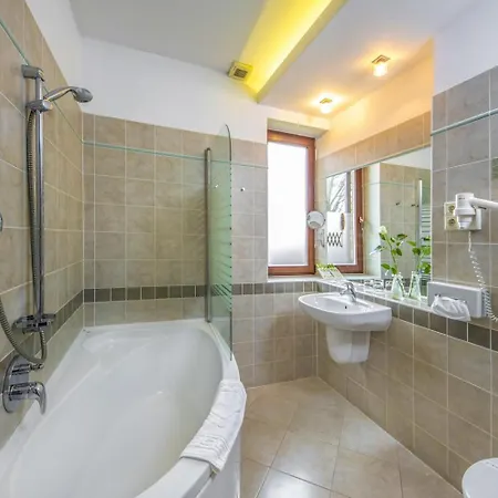 Budapest Airport Stacio Wellness & Konferencia 4* וסס
