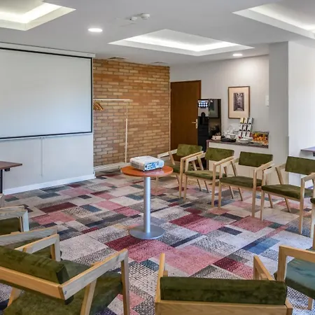 فندق Budapest Airport Stacio Wellness & Konferencia فيتْشيش