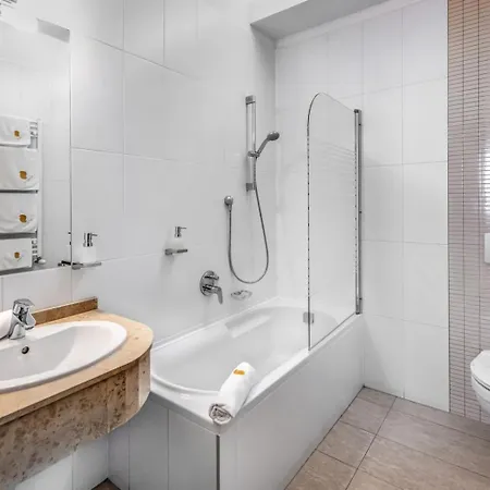Budapest Airport Stacio Wellness & Konferencia 4* Vecsés
