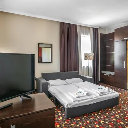 فندق Budapest Airport Stacio Wellness & Konferencia فيتْشيش