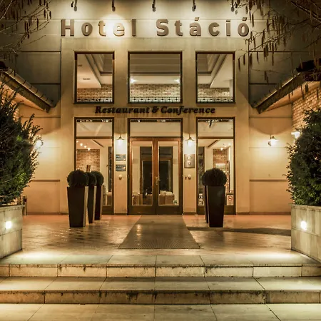 Budapest Airport Stacio Wellness & Konferencia فندق 4*