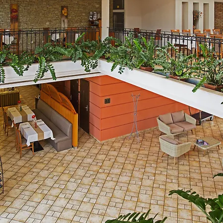 فندق Budapest Airport Stacio Wellness & Konferencia فيتْشيش