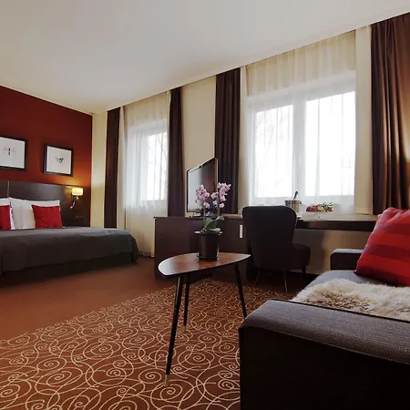 فندق Budapest Airport Stacio Wellness & Konferencia 4*