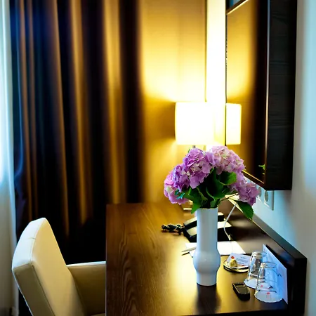 Budapest Airport Stacio Wellness & Konferencia فندق 4*