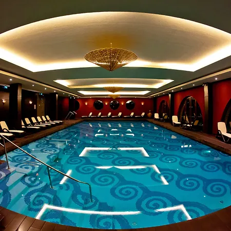 Budapest Airport Stacio Wellness & Konferencia فيتْشيش