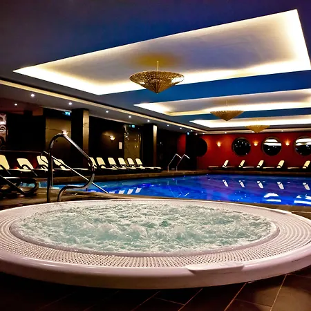 فندق Budapest Airport Stacio Wellness & Konferencia 4*