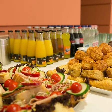 Budapest Airport Stacio Wellness & Konferencia فندق فيتْشيش