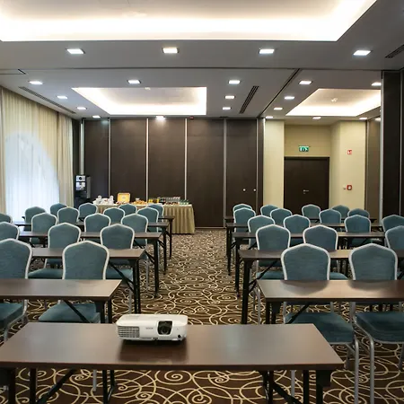 Budapest Airport Stacio Wellness & Konferencia 4* فيتْشيش