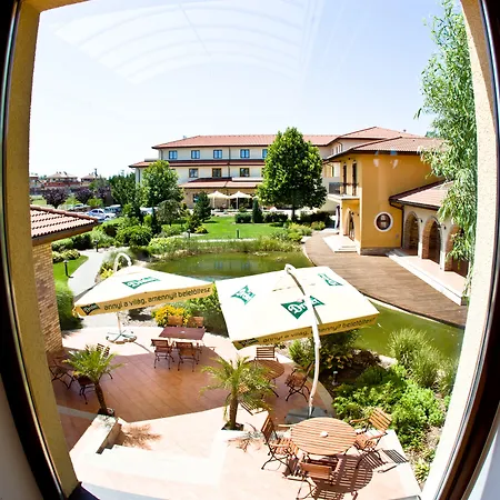 酒店 Budapest Airport Stacio Wellness & Konferencia