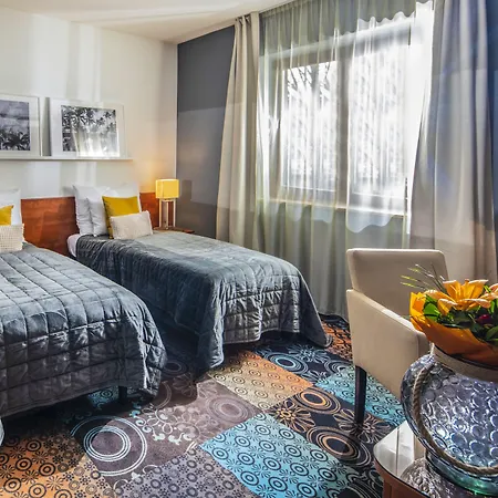 Budapest Airport Stacio Wellness & Konferencia فيتْشيش