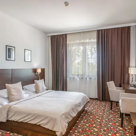فندق Budapest Airport Stacio Wellness & Konferencia