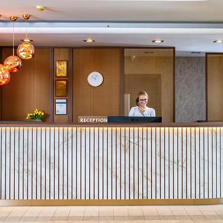فندق Budapest Airport Stacio Wellness & Konferencia