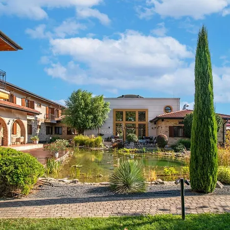 فندق Budapest Airport Stacio Wellness & Konferencia 4*