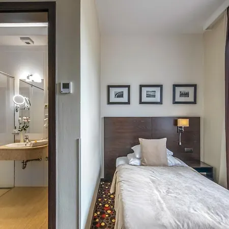 فندق Budapest Airport Stacio Wellness & Konferencia 4*