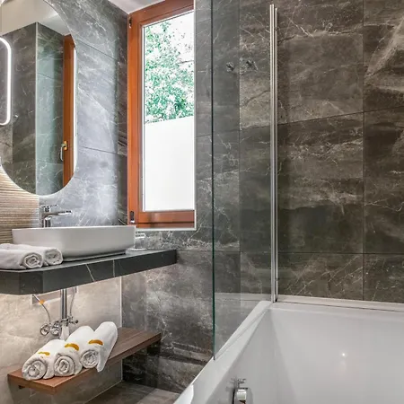 Budapest Airport Stacio Wellness & Konferencia فيتْشيش