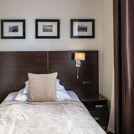 فندق Budapest Airport Stacio Wellness & Konferencia