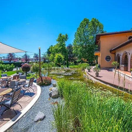 Hotel Budapest Airport Stacio Wellness & Konferencia 4*