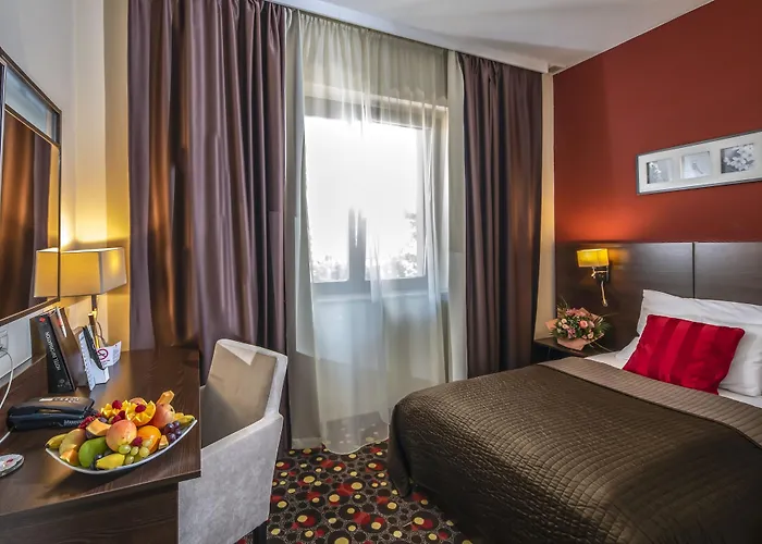 ホテル Budapest Airport Stacio Wellness & Konferencia ベセス