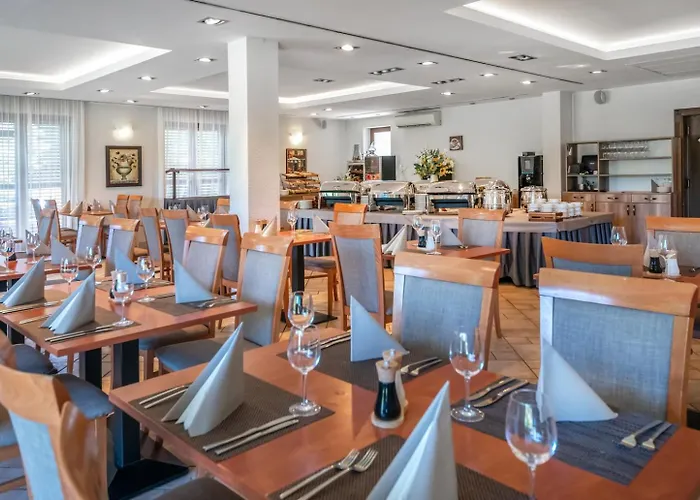 酒店 Budapest Airport Stacio Wellness & Konferencia 4*