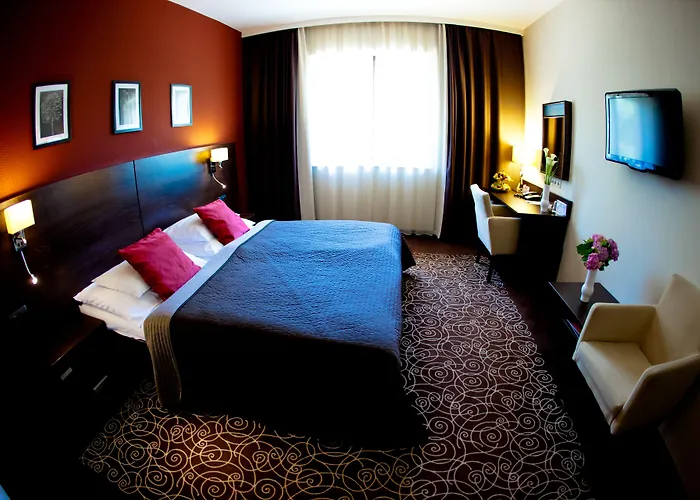 ホテル Budapest Airport Stacio Wellness & Konferencia ベセス
