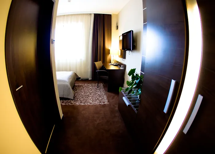 酒店 Budapest Airport Stacio Wellness & Konferencia 韦切什