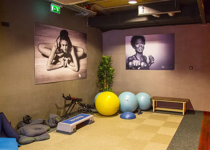 Budapest Airport Stacio Wellness & Konferencia 韦切什