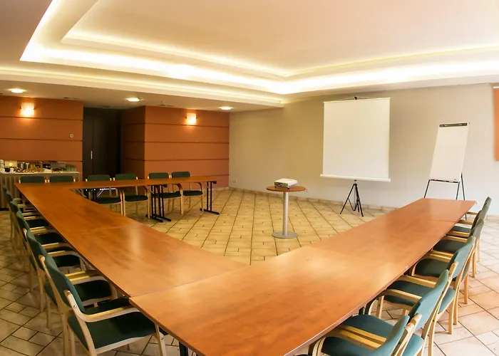 酒店 Budapest Airport Stacio Wellness & Konferencia 韦切什